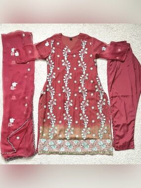 NEW Floral Embroidered Chiffon Shalwar Kameez